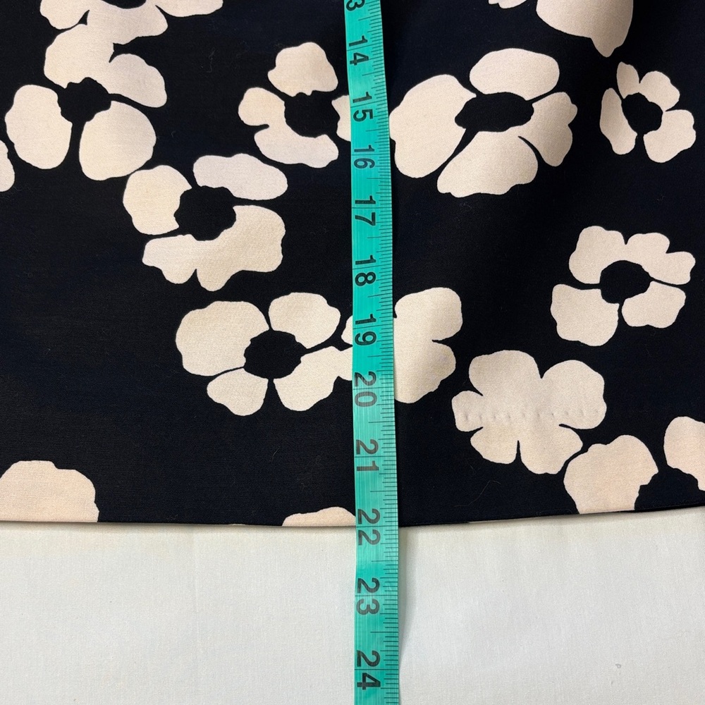 🖤 LOFT Black Cream Floral Midi Skirt Women’s Size 6, back zip with stretch🖤 - Picture 11 of 16